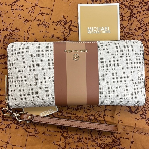Brand New Michael Kors Large Travel Continental White/Lugg Center Stripe Wallet - Picture 1 of 15